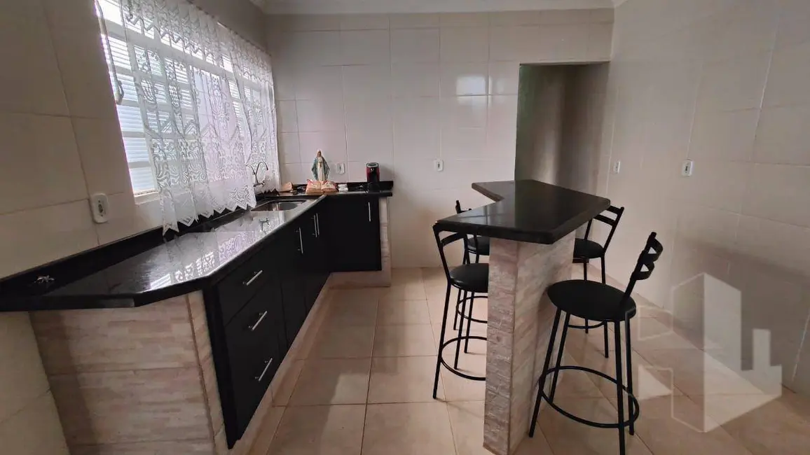 Foto 8 de Casa com 3 quartos à venda, 125m2 em Jardim Odete, Jau - SP