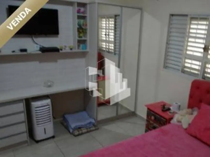 Foto 2 de Casa com 3 quartos à venda, 180m2 em Jardim Itamarati, Jau - SP