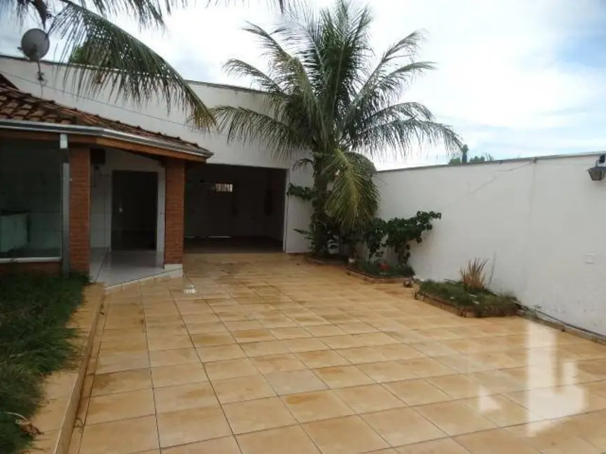 Foto 2 de Casa com 2 quartos à venda, 300m2 em Jardim Parati, Jau - SP