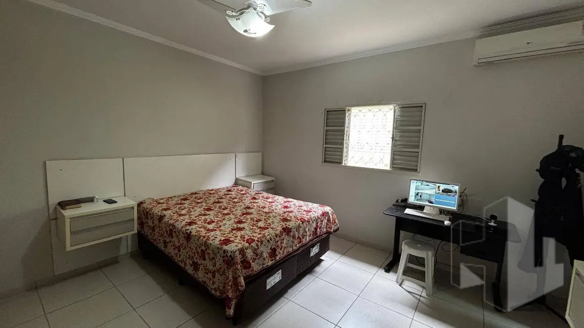 Foto 4 de Casa com 3 quartos para alugar, 225m2 em Jardim Dona Emília, Jau - SP