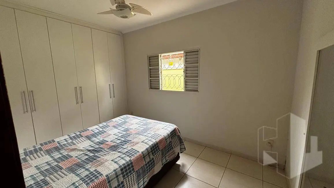 Foto 6 de Casa com 3 quartos para alugar, 225m2 em Jardim Dona Emília, Jau - SP