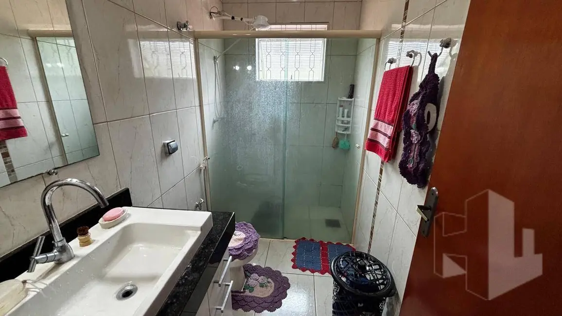 Foto 5 de Casa com 3 quartos para alugar, 225m2 em Jardim Dona Emília, Jau - SP