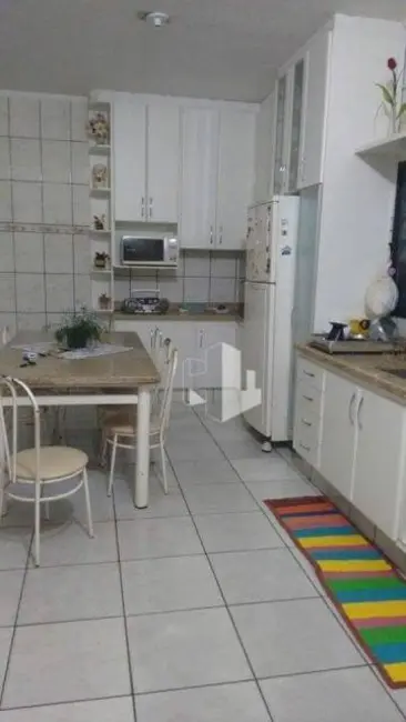 Foto 3 de Casa com 5 quartos à venda, 280m2 em Araraquara - SP