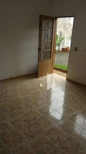 Foto 2 de Casa com 2 quartos à venda, 250m2 em Bocaina - SP
