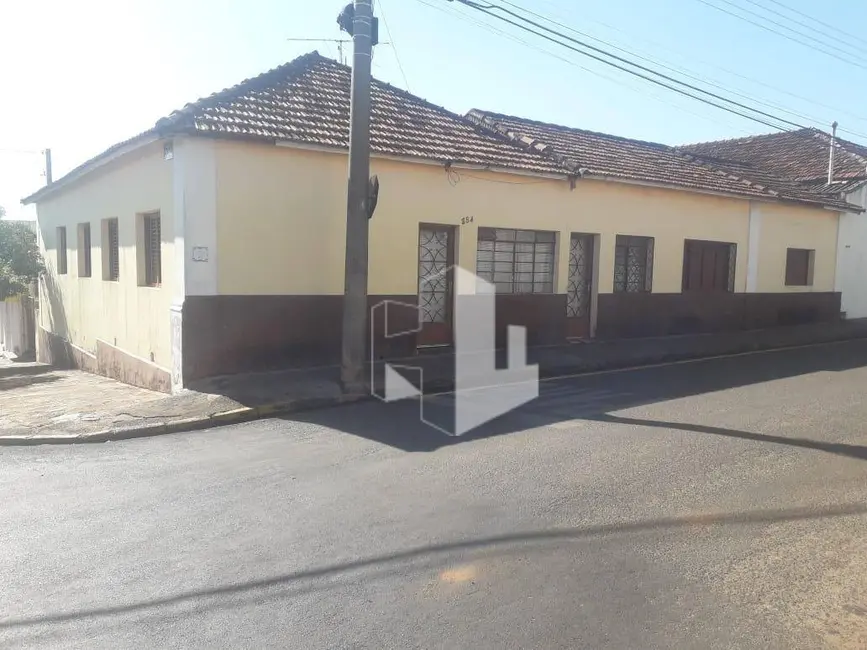 Foto 1 de Casa com 4 quartos à venda, 394m2 em Centro, Dois Corregos - SP