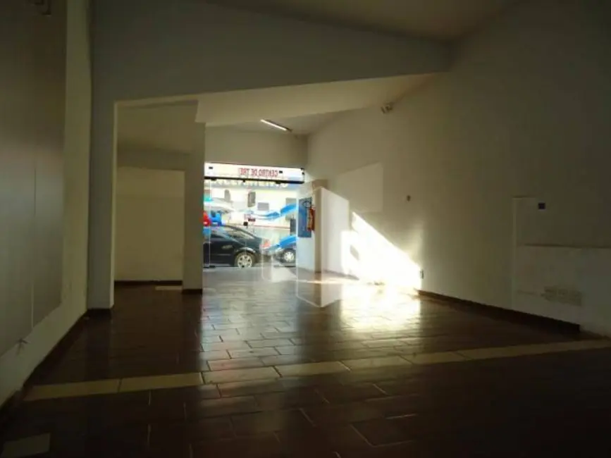Foto 2 de Sala Comercial à venda, 676m2 em Centro, Jau - SP