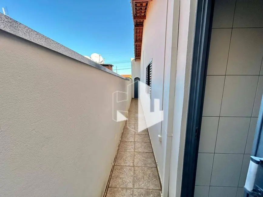 Foto 9 de Casa com 3 quartos para alugar, 137m2 em Jardim Carolina, Jau - SP