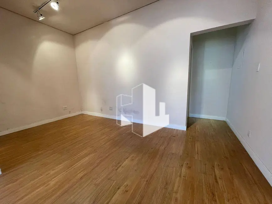 Foto 4 de Casa para alugar, 300m2 em Centro, Jau - SP