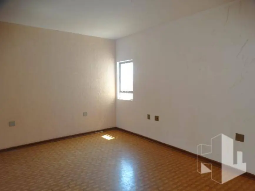 Foto 9 de Casa com 4 quartos à venda e para alugar, 300m2 em Centro, Jau - SP