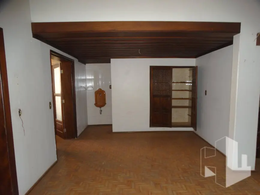 Foto 1 de Casa com 3 quartos à venda e para alugar, 546m2 em Chácara Braz Miraglia, Jau - SP