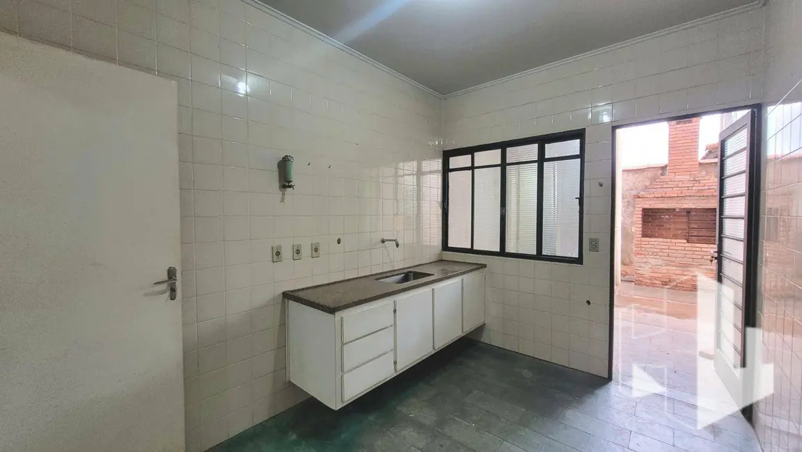 Foto 9 de Casa com 2 quartos para alugar, 93m2 em Centro, Jau - SP