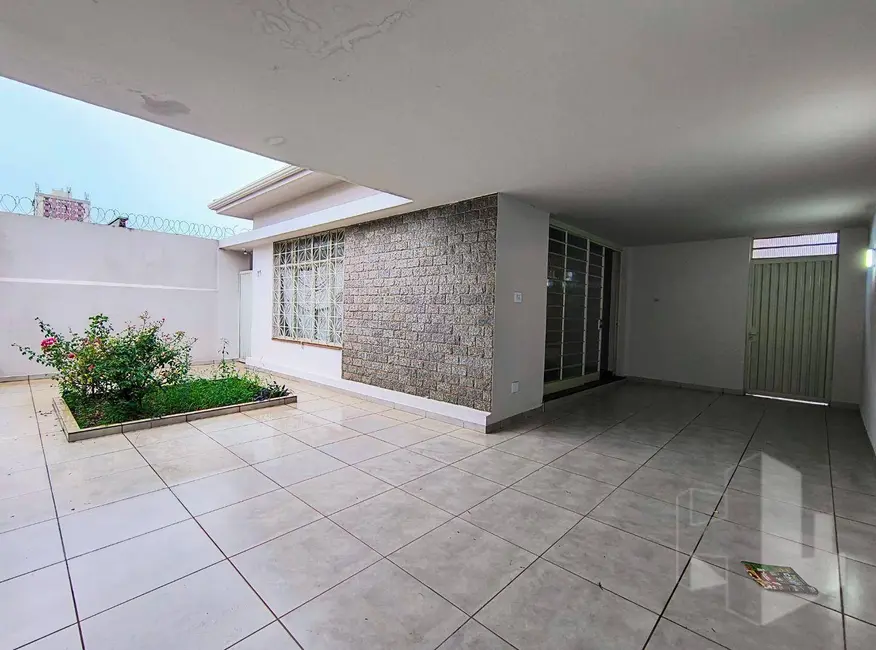 Foto 2 de Casa com 3 quartos para alugar, 550m2 em Centro, Jau - SP