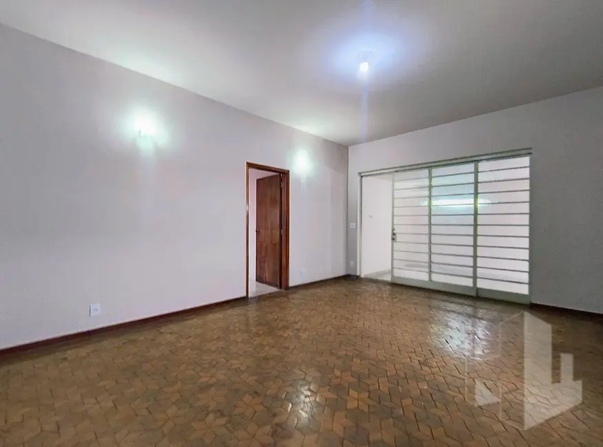 Foto 5 de Casa com 3 quartos para alugar, 550m2 em Centro, Jau - SP