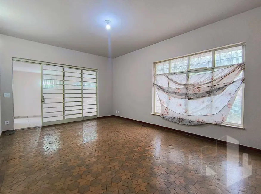 Foto 6 de Casa com 3 quartos para alugar, 550m2 em Centro, Jau - SP