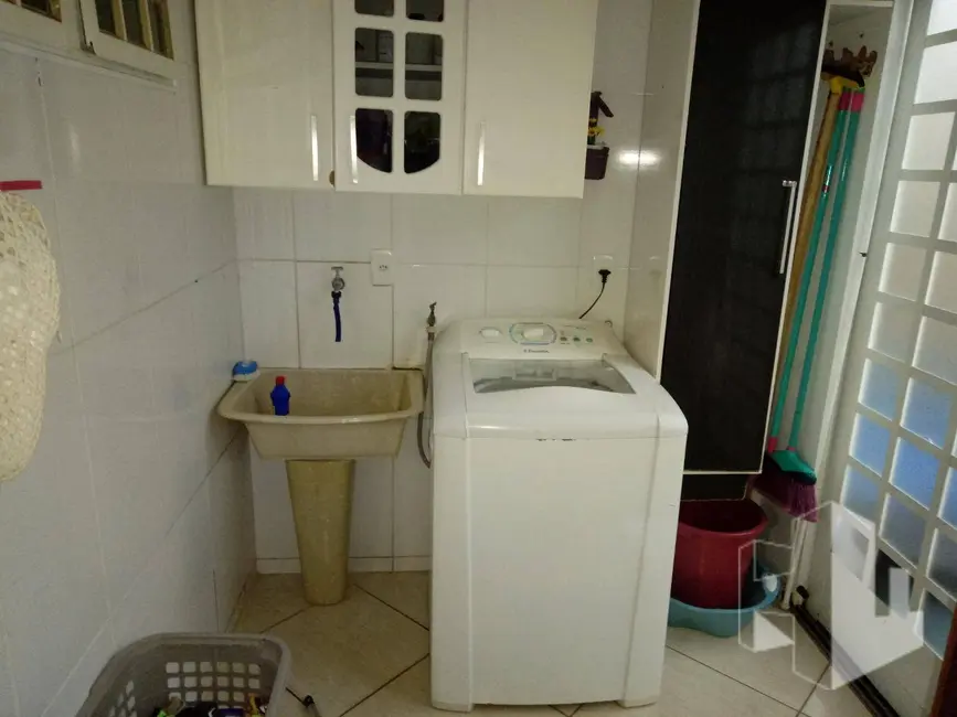 Foto 3 de Casa com 2 quartos à venda, 175m2 em Jardim Cila de Lúcio Bauab, Jau - SP