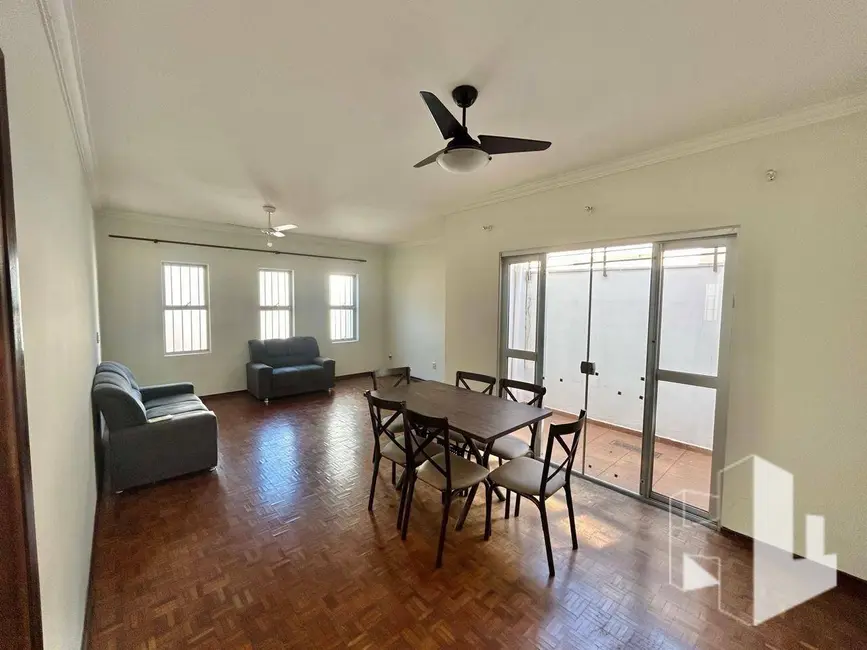 Foto 3 de Casa com 4 quartos para alugar, 344m2 em Centro, Jau - SP