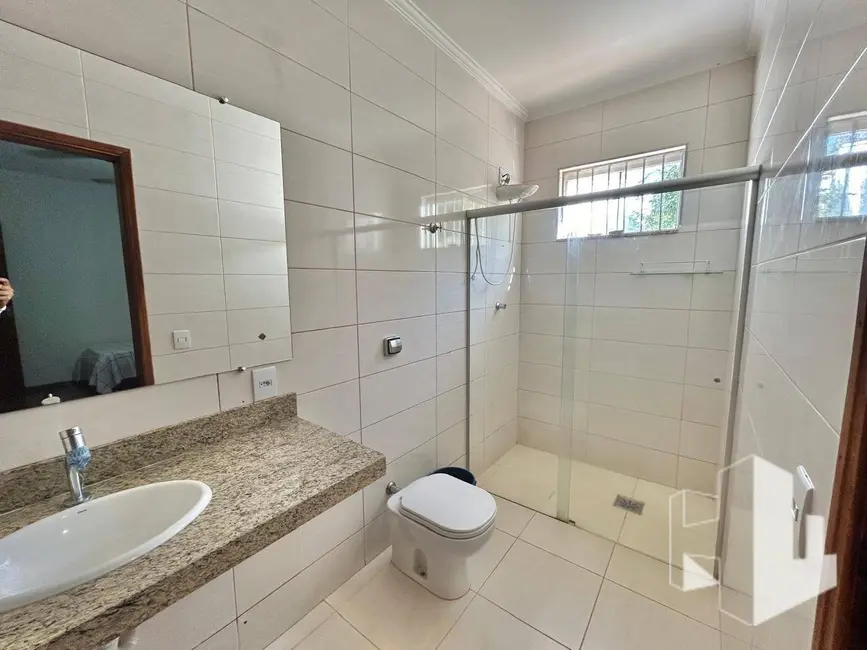 Foto 8 de Casa com 4 quartos para alugar, 344m2 em Centro, Jau - SP