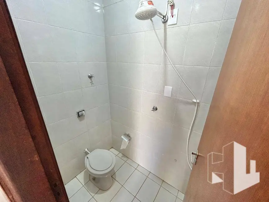 Foto 9 de Casa com 4 quartos para alugar, 344m2 em Centro, Jau - SP