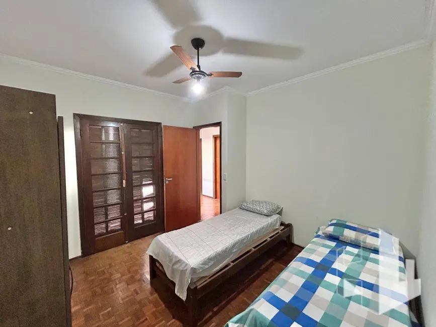 Foto 4 de Casa com 4 quartos para alugar, 344m2 em Centro, Jau - SP