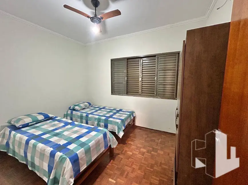 Foto 6 de Casa com 4 quartos para alugar, 344m2 em Centro, Jau - SP