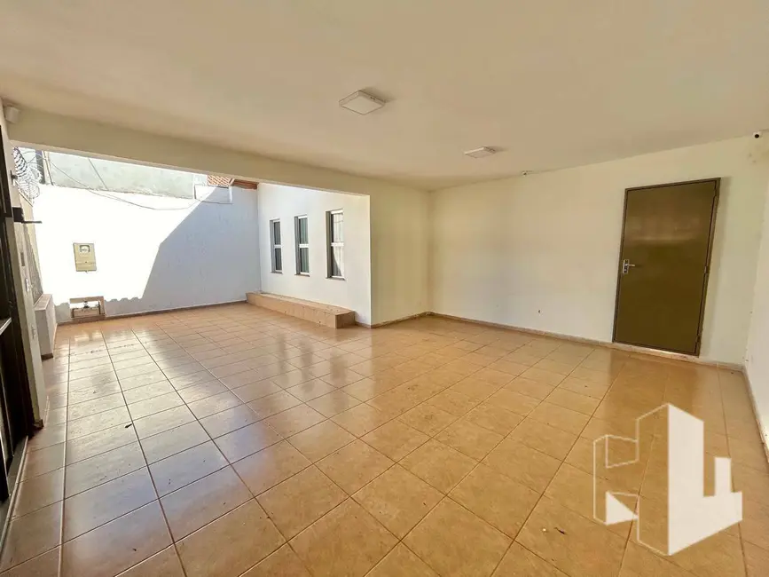 Foto 1 de Casa com 4 quartos para alugar, 344m2 em Centro, Jau - SP