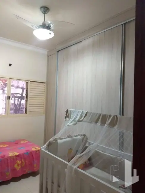 Foto 8 de Casa com 2 quartos à venda, 280m2 em Jardim Parati, Jau - SP