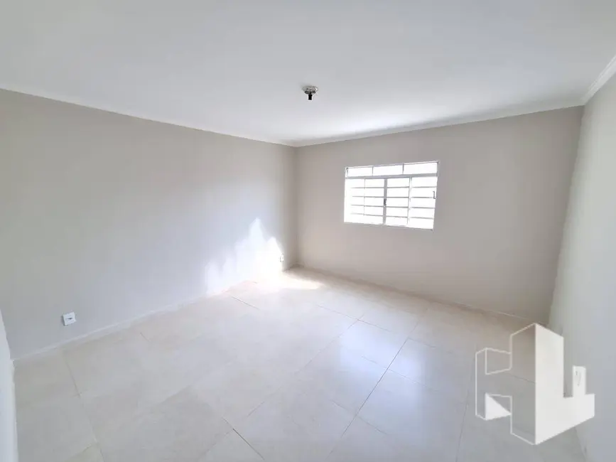 Foto 3 de Casa com 3 quartos à venda, 200m2 em Jardim Olímpia, Jau - SP