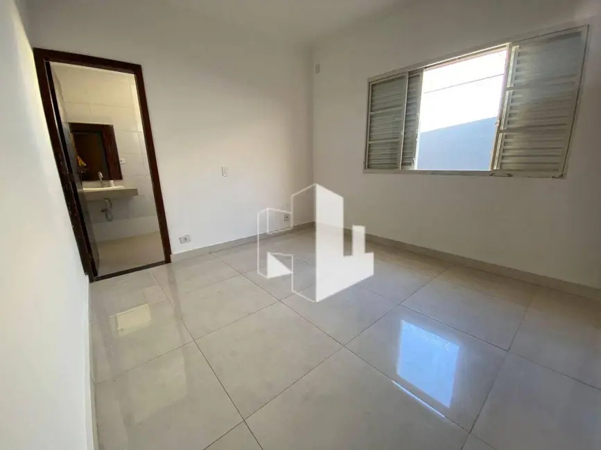 Foto 2 de Casa com 3 quartos à venda, 780m2 em Jardim Estádio, Jau - SP