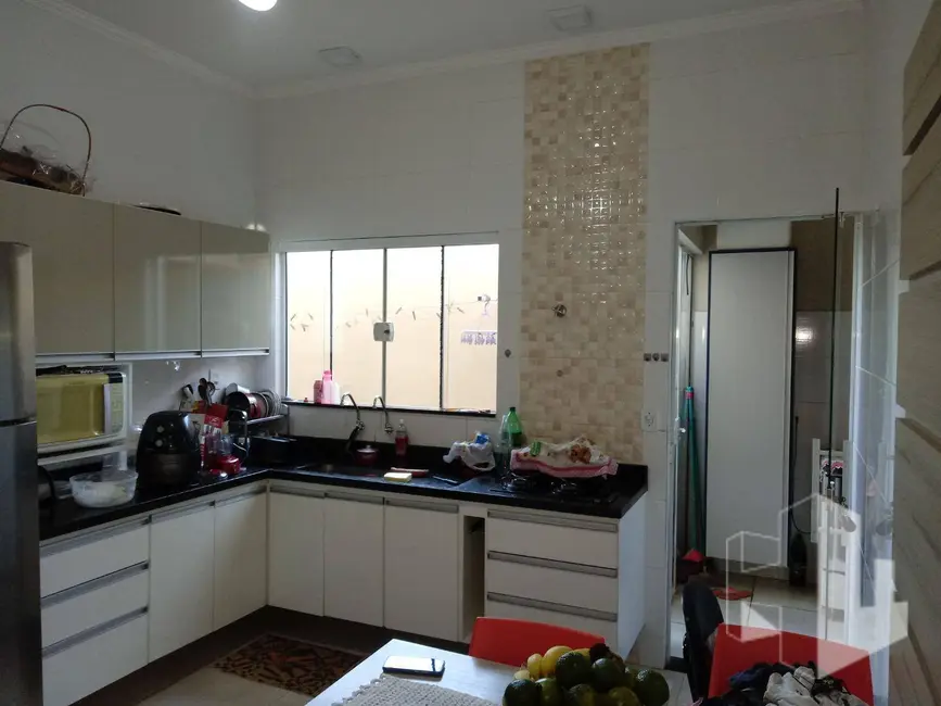 Foto 4 de Casa com 2 quartos à venda, 140m2 em Jardim Cila de Lúcio Bauab, Jau - SP