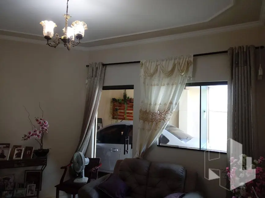 Foto 3 de Casa com 2 quartos à venda, 140m2 em Jardim Cila de Lúcio Bauab, Jau - SP