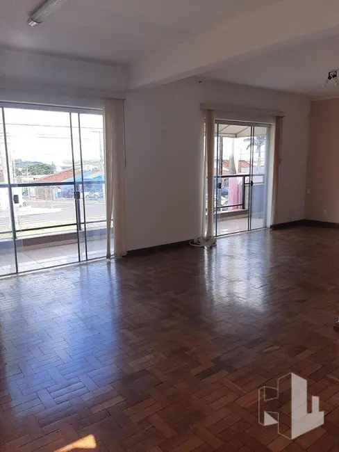 Foto 1 de Casa com 5 quartos para alugar, 200m2 em Jardim Estádio, Jau - SP