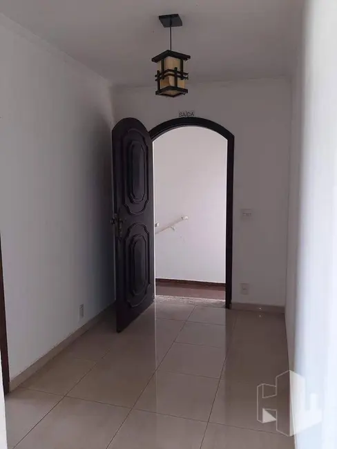 Foto 2 de Casa com 5 quartos para alugar, 200m2 em Jardim Estádio, Jau - SP