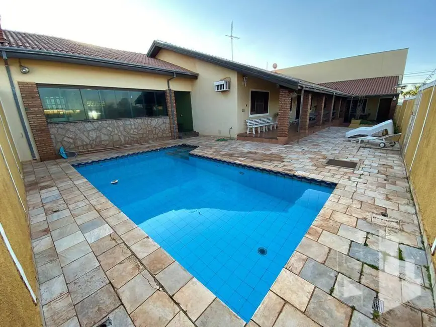 Foto 1 de Casa com 6 quartos à venda e para alugar, 800m2 em Jardim Continental, Jau - SP
