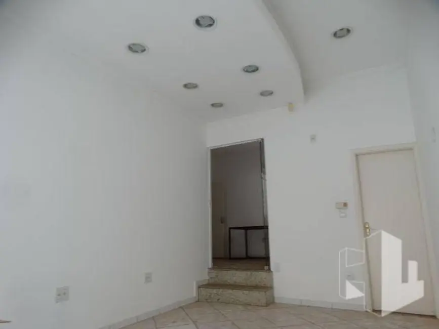 Foto 2 de Sala Comercial à venda e para alugar, 300m2 em Centro, Jau - SP