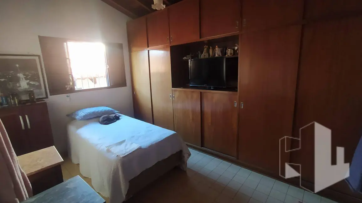 Foto 7 de Casa com 5 quartos à venda, 250m2 em Vila Quinze de Novembro, Jau - SP