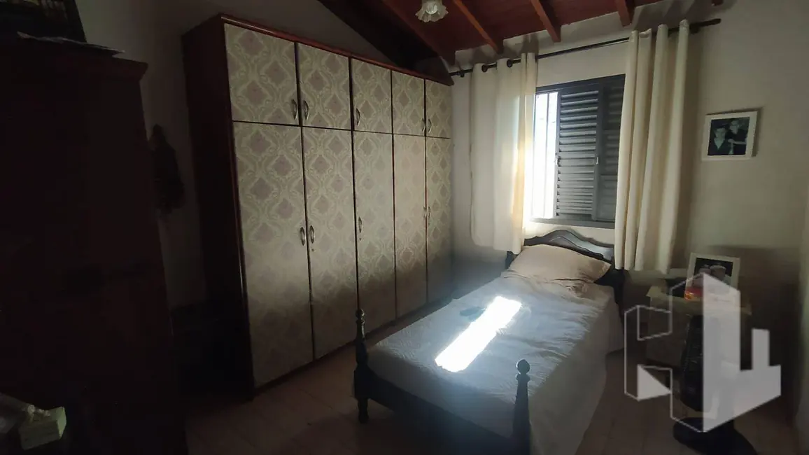 Foto 6 de Casa com 5 quartos à venda, 250m2 em Vila Quinze de Novembro, Jau - SP