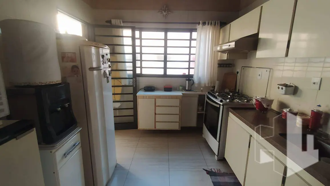 Foto 5 de Casa com 5 quartos à venda, 250m2 em Vila Quinze de Novembro, Jau - SP