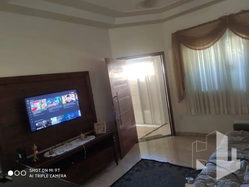 Foto 3 de Casa com 3 quartos à venda, 225m2 em Jardim Dona Emília, Jau - SP