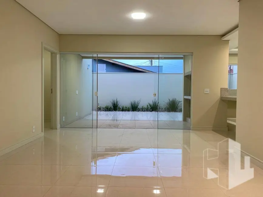 Foto 1 de Casa com 2 quartos à venda e para alugar, 250m2 em Jardim São Crispim, Jau - SP