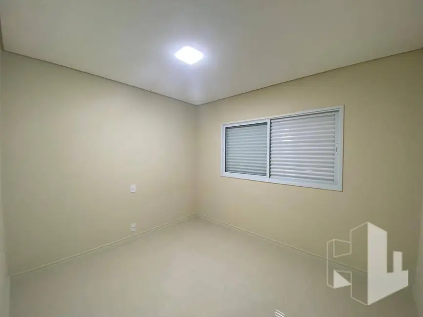 Foto 7 de Casa com 2 quartos à venda e para alugar, 250m2 em Jardim São Crispim, Jau - SP