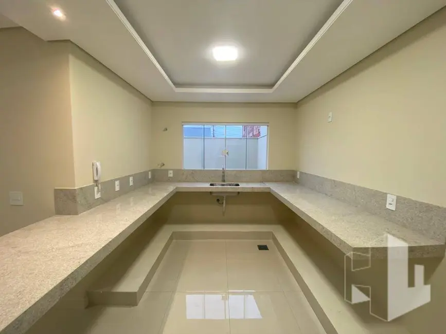 Foto 3 de Casa com 2 quartos à venda e para alugar, 250m2 em Jardim São Crispim, Jau - SP
