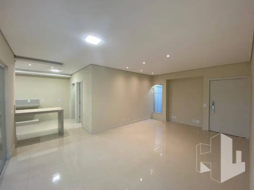 Foto 6 de Casa com 2 quartos à venda e para alugar, 250m2 em Jardim São Crispim, Jau - SP