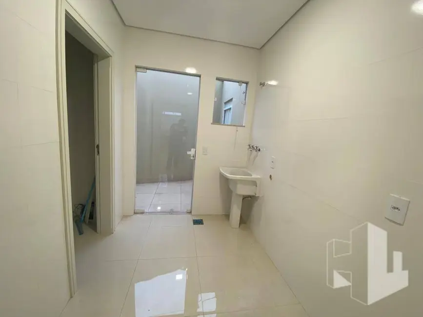 Foto 5 de Casa com 2 quartos à venda e para alugar, 250m2 em Jardim São Crispim, Jau - SP