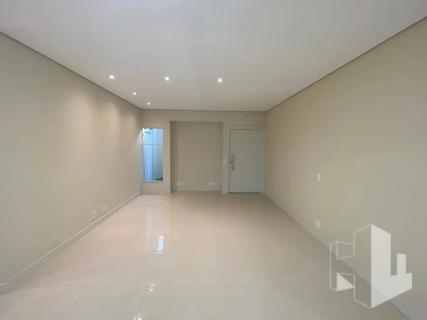 Foto 2 de Casa com 2 quartos à venda e para alugar, 250m2 em Jardim São Crispim, Jau - SP