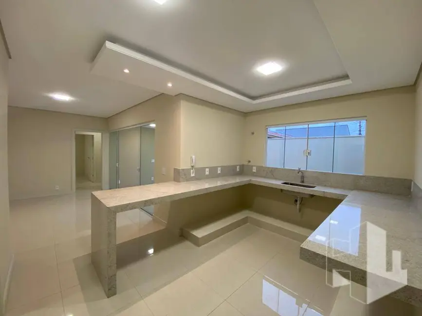 Foto 4 de Casa com 2 quartos à venda e para alugar, 250m2 em Jardim São Crispim, Jau - SP