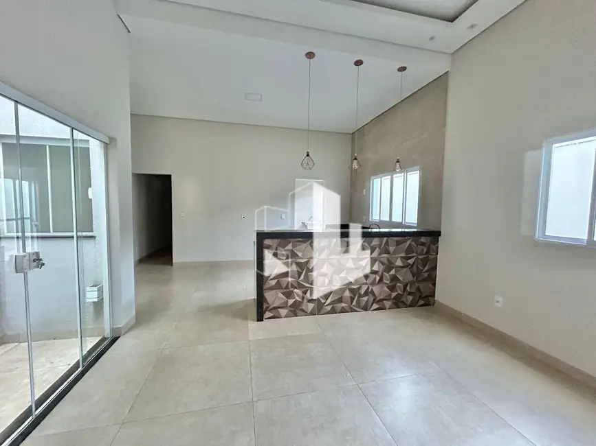 Foto 3 de Casa com 3 quartos para alugar, 175m2 em Jardim Dona Emília, Jau - SP