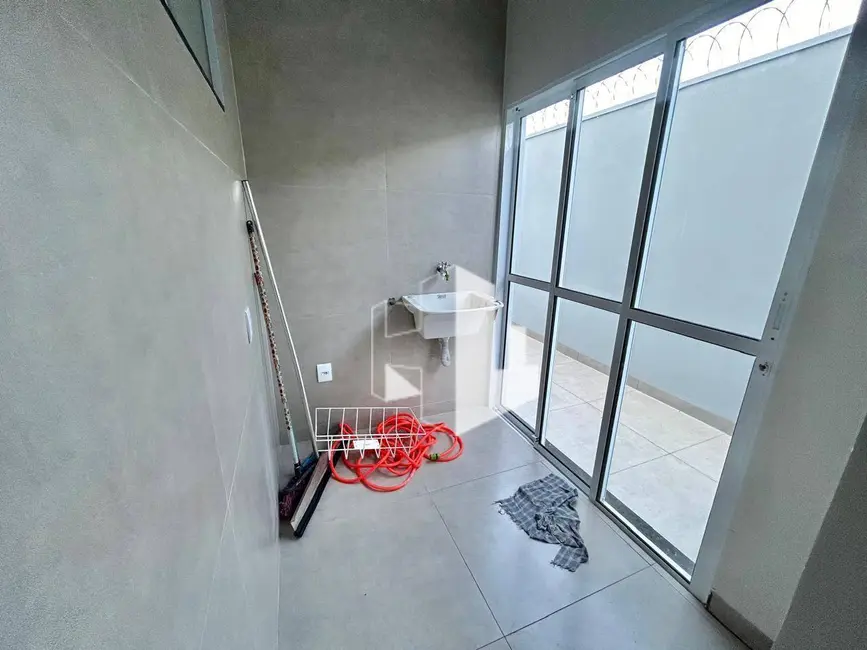 Foto 9 de Casa com 3 quartos para alugar, 175m2 em Jardim Dona Emília, Jau - SP