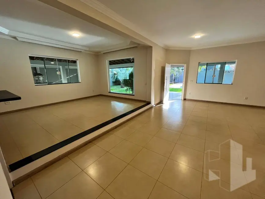 Foto 2 de Casa com 3 quartos à venda, 1000m2 em Jau - SP