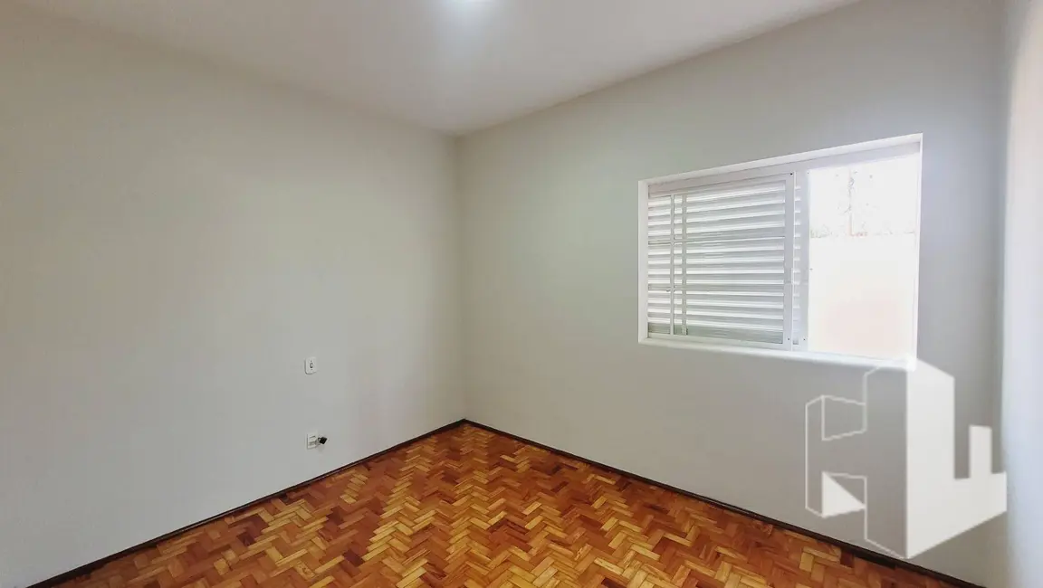 Foto 6 de Casa com 4 quartos para alugar, 250m2 em Vila Santa Terezinha, Jau - SP