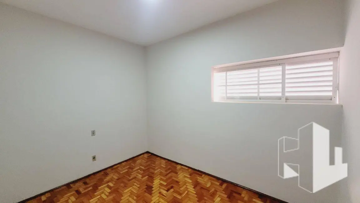 Foto 7 de Casa com 4 quartos para alugar, 250m2 em Vila Santa Terezinha, Jau - SP